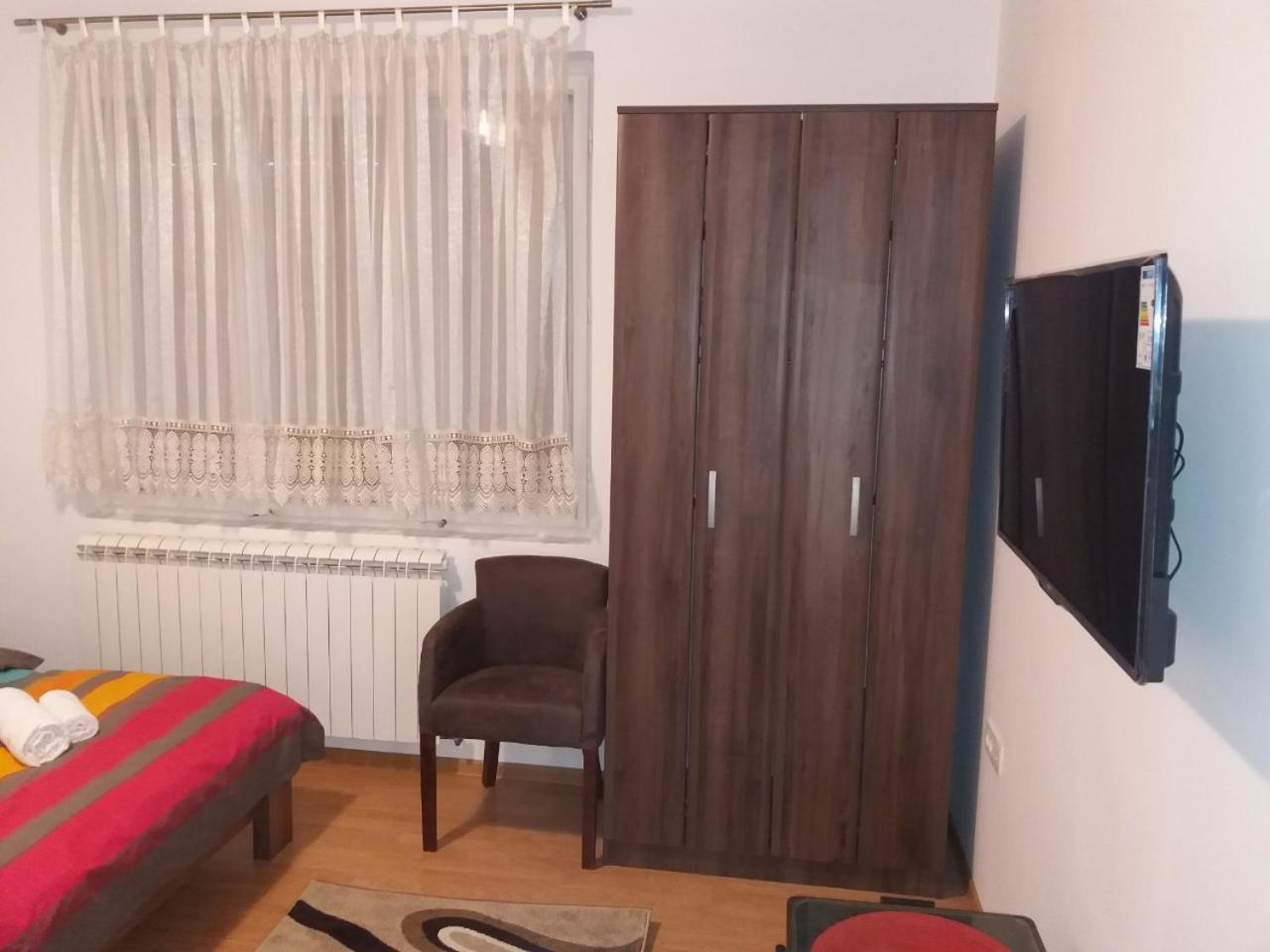 Apartman Donji Kraj Apartment เซทินเจ ภายนอก รูปภาพ